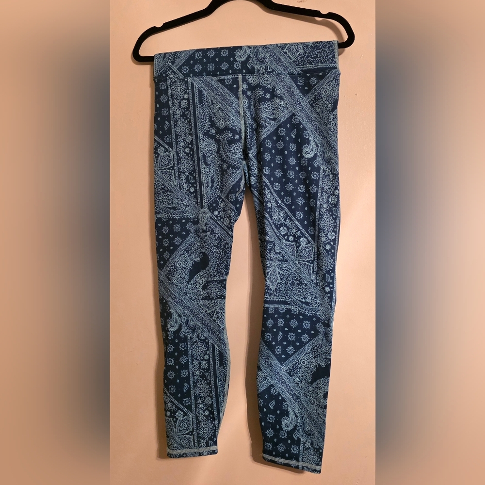 Fabletics Boost Powerhold High Waisted 7/8 Legging